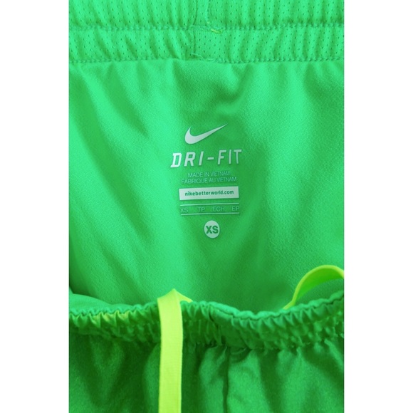 Nike Women’s XS dri-fit fluo athletic shorts - Picture 4 of 5